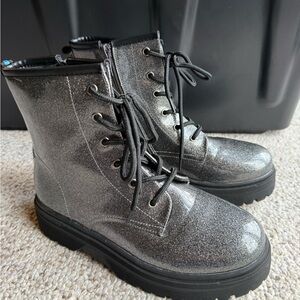 Women’s Glitter Boots (size 5)